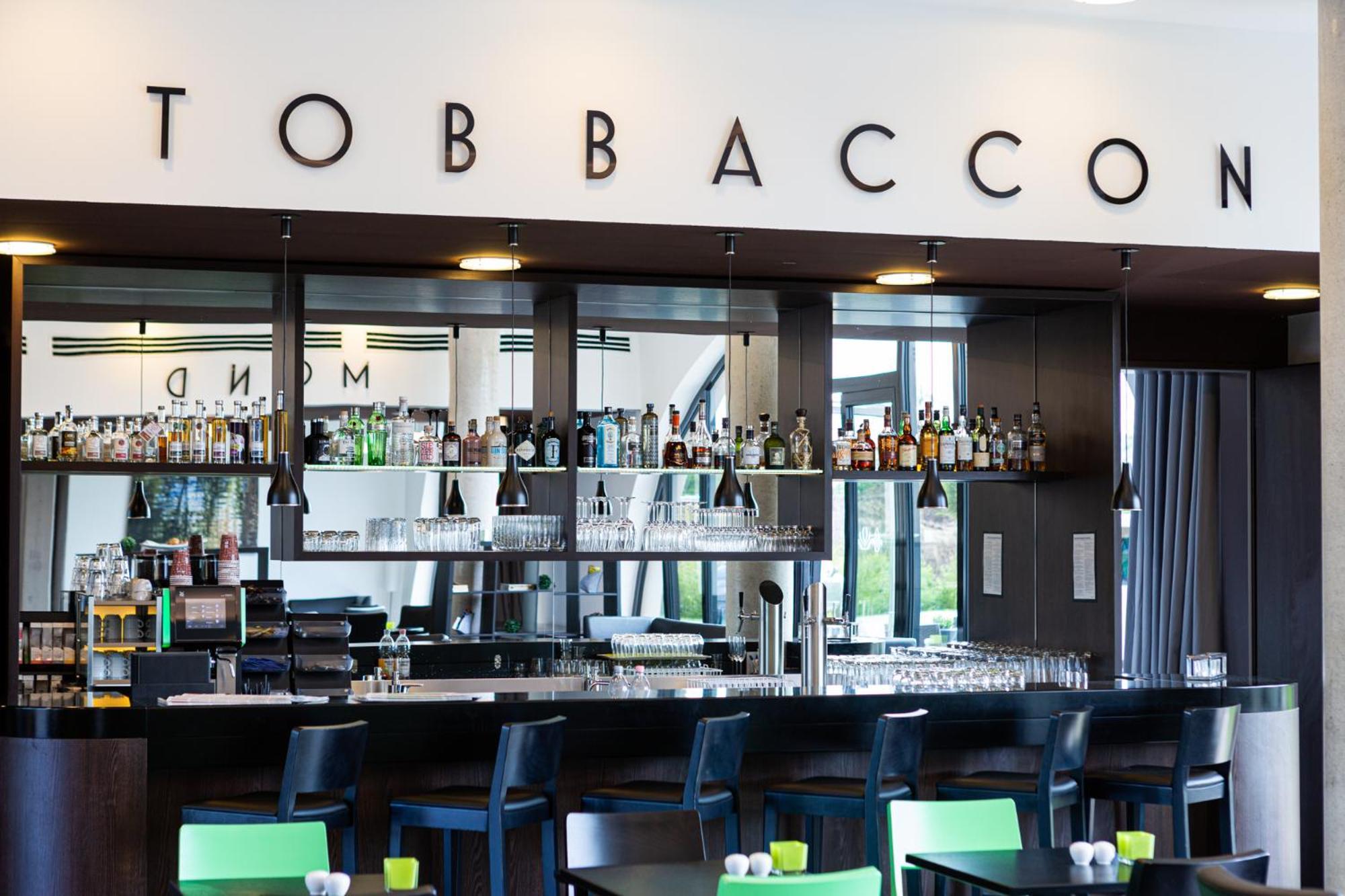 Tobbaccon Hotel Бенсхайм Экстерьер фото