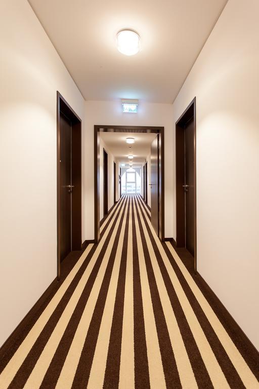 Tobbaccon Hotel Бенсхайм Экстерьер фото