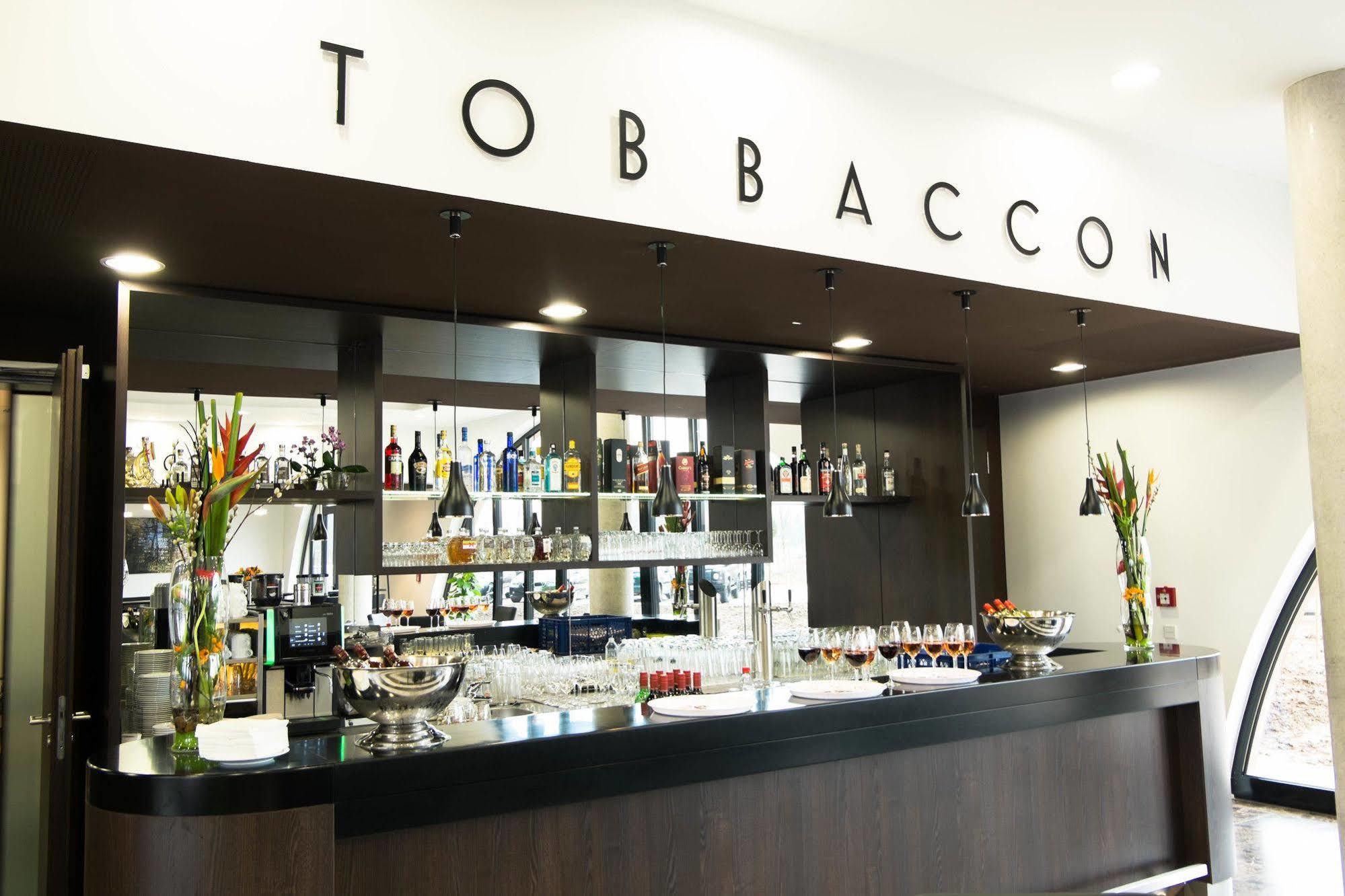 Tobbaccon Hotel Бенсхайм Экстерьер фото